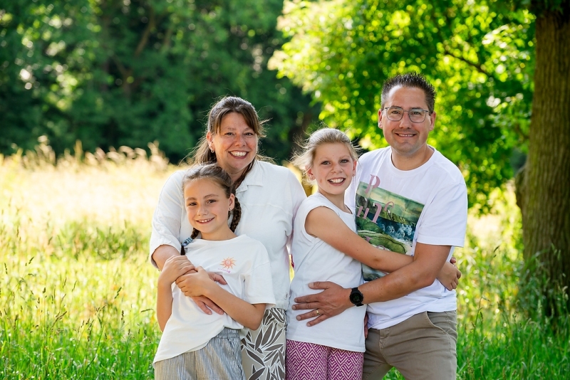 Gezinsfotoshoot in de natuur