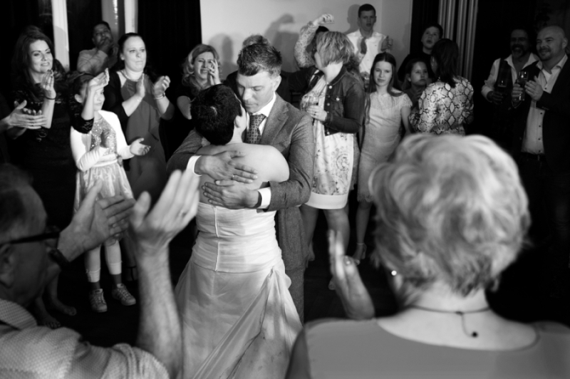 Bruidspaar danst