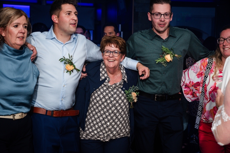 Zingen en dansen met mam