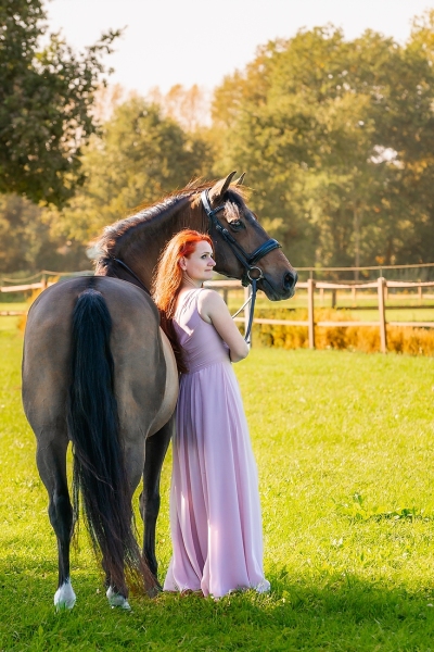 Paardenfotografie waarbij de band tussen vrouw en paard centraal staat