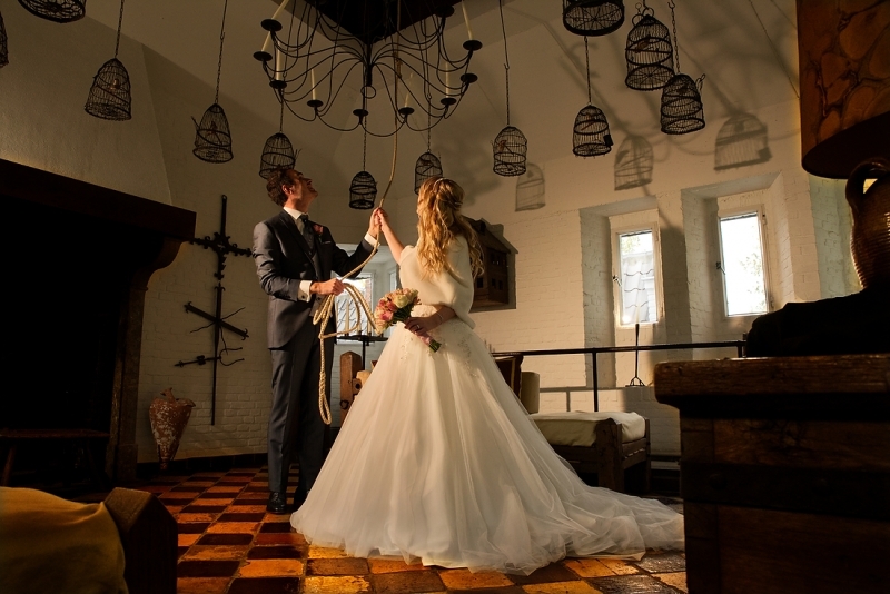Het bruidspaar in het kasteel