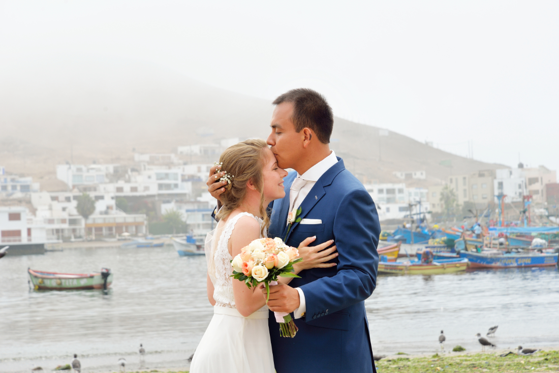 Destination wedding in het buitenland, bruidspaar met Nederlandse trouwfotograaf.