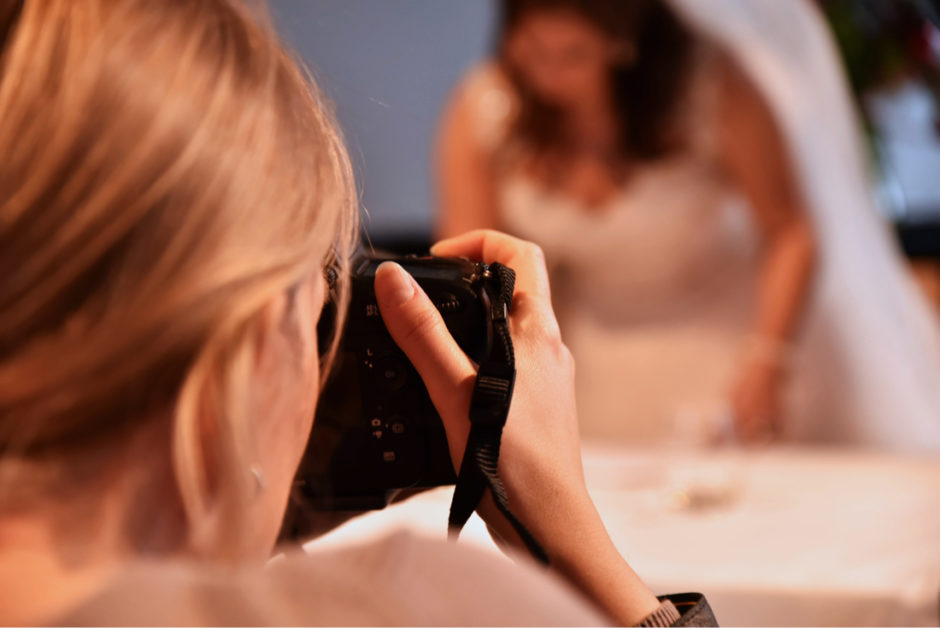Bruidsfotografie in Limburg. Edith van Aken maakt foto van een bruidspaar.