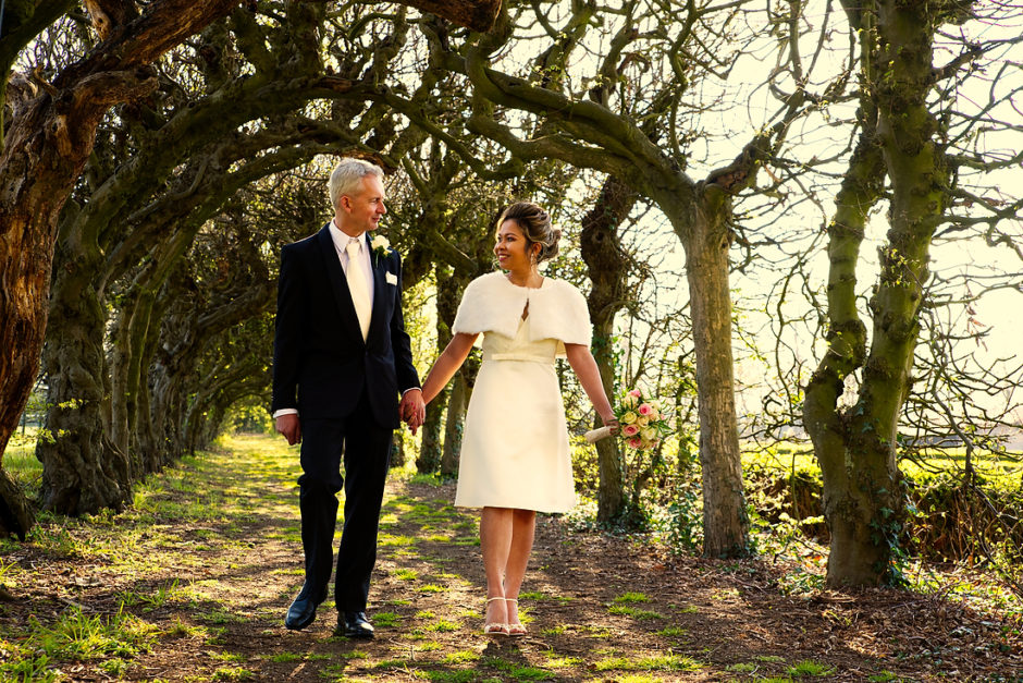 Een Elopement, foto van een bruidspaar dat trouwde met maar enkele liefste familieleden en vrienden in Roermond.