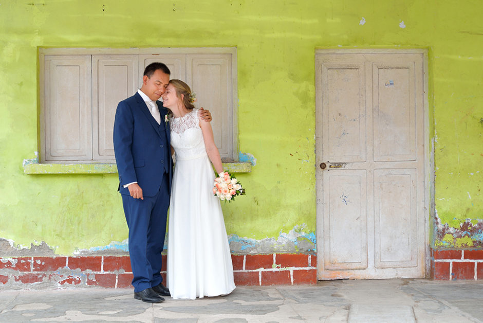 Bruidspaar in Zuid-Amerika. De trouwfotograaf uit Nederland is meegereisd.